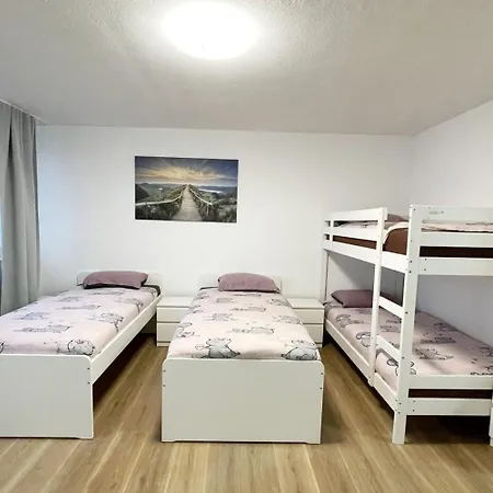 With Balcony In Apartman Krefeld